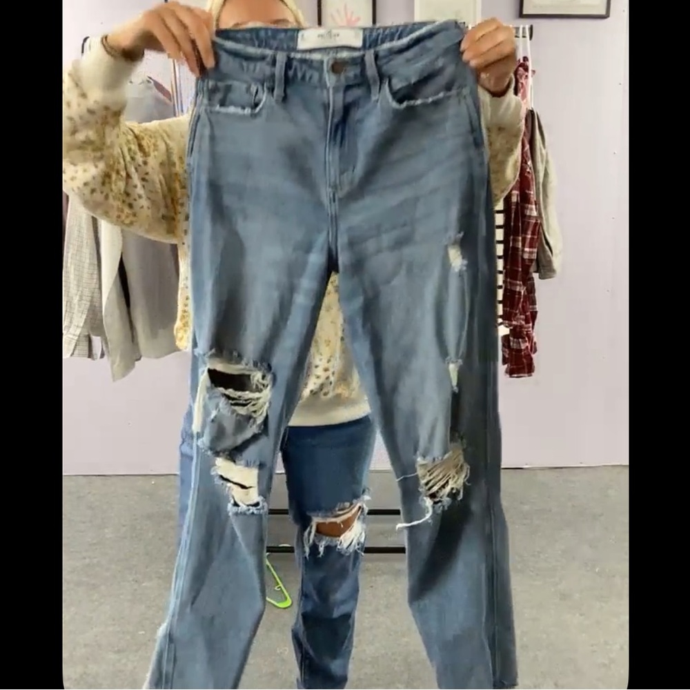 Hollister Distressed Jeans 25 waist 27 inseam